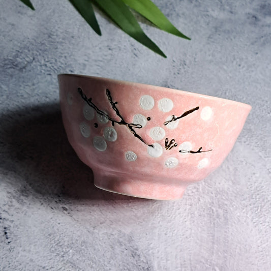 An authentic, hand-crafted ceramic pink matcha tea bowl, made for the true matcha lover who wants to recreate a traditional matcha ceremony.  Material: Ceramic, Porcelain, heat resistant  Color: Pink, White Dimensions: 11.4 cm/4.48 in x 6 cm/2.36 in Volume: 220 ml