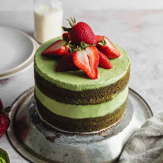  Naked matcha strawberry cake, luxurious matcha patisserie made with love by Matcha Lounge. Delivered to you across Dubai and the UAE.