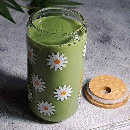 Daisy Patterned Matcha Glass Cup with Bamboo Lid and Glass Straw - 500ml. Perfect for birthdays, housewarming gifts, tea sets, graduations, weddings, bachelorette parties and Christmas gifts.