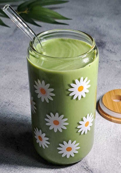 Daisy Patterned Matcha Glass Cup with Bamboo Lid and Glass Straw - 500ml. Perfect for birthdays, housewarming gifts, tea sets, graduations, weddings, bachelorette parties and Christmas gifts.