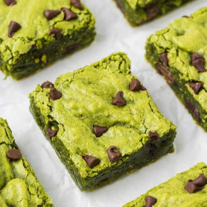 Matcha brownies, made with chocolate chips and organic matcha, baked with love in Dubai. A great gift for a family or a treat for a special someone to enjoy over and over. Delivered to you across Dubai and the UAE.