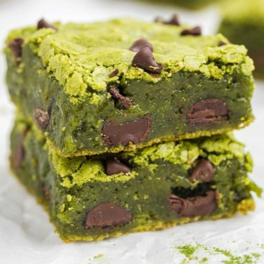 Matcha brownies, made with chocolate chips and organic matcha, baked with love in Dubai. A great gift for a family or a treat for a special someone to enjoy over and over. Delivered to you across Dubai and the UAE.