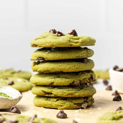 Baked matcha green tea cookies, made with organic matcha and dark chocolate chips. A great gift for a family or a treat for a special someone to enjoy over and over. Delivered to you across Dubai and the UAE.