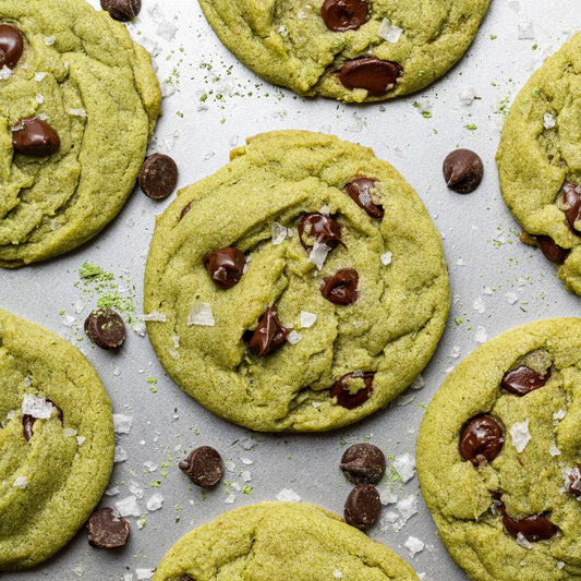 Baked matcha green tea cookies, made with organic matcha and dark chocolate chips. A great gift for a family or a treat for a special someone to enjoy over and over. Delivered to you across Dubai and the UAE.