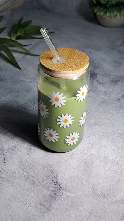 Daisy Patterned Matcha Glass Cup with Bamboo Lid and Glass Straw - 500ml. Perfect for birthdays, housewarming gifts, tea sets, graduations, weddings, bachelorette parties and Christmas gifts.