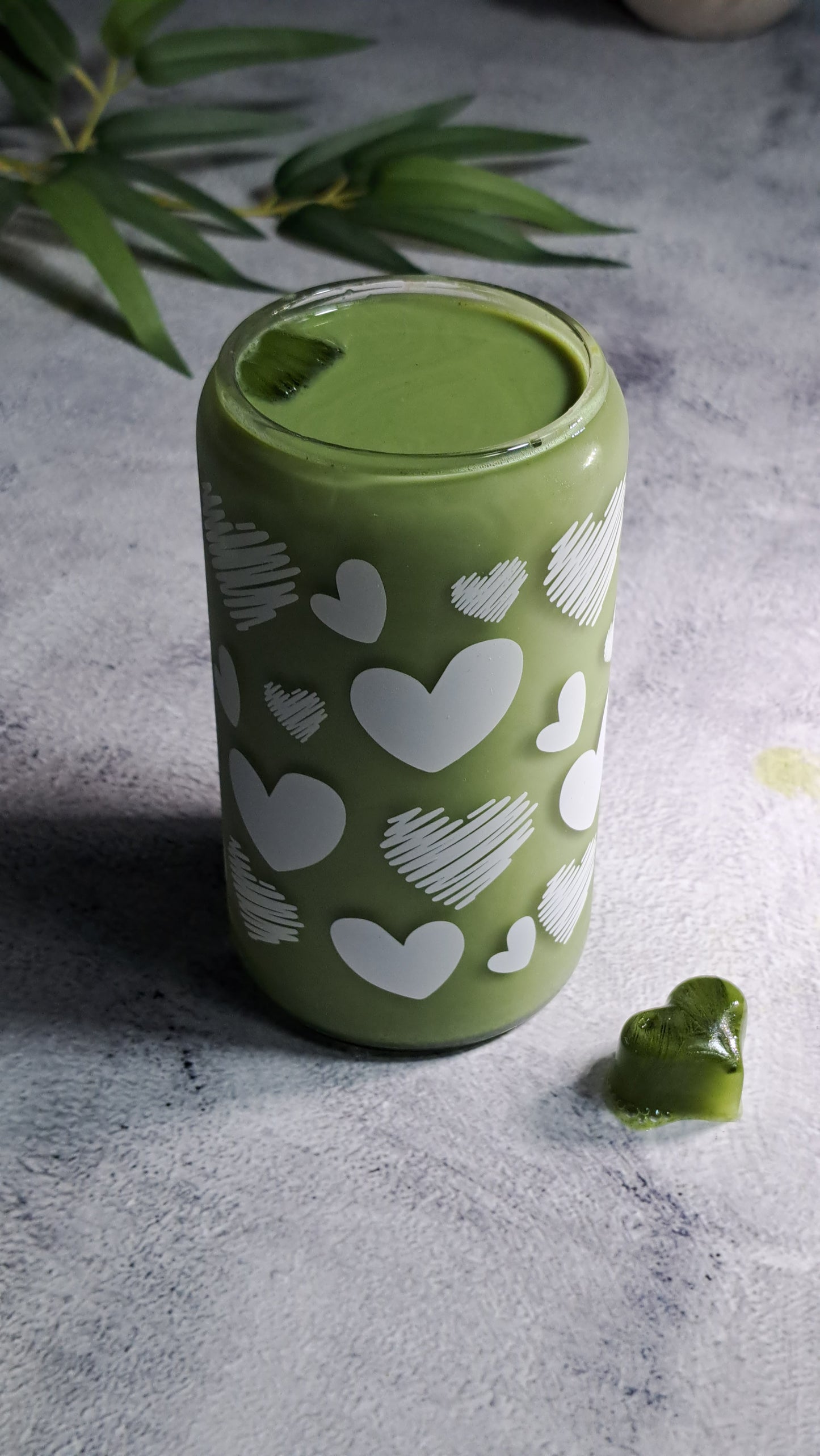 Heart-patterned Drinking Glass with Bamboo Lid and Glass Straw - 500ml. Perfect for birthdays, housewarming gifts, tea sets, graduations, weddings, bachelorette parties and Christmas gifts.