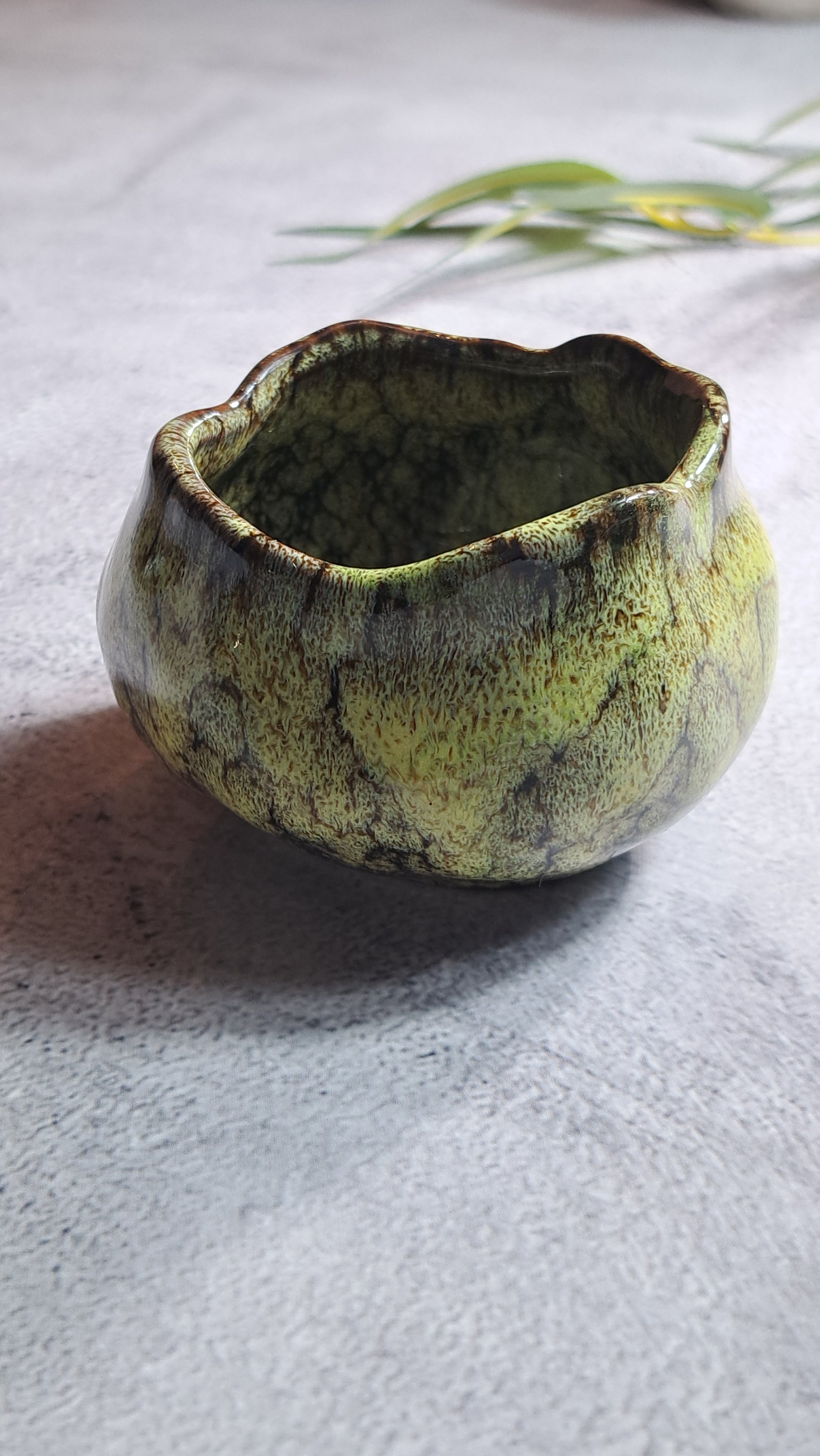 An authentic, hand-crafted ceramic matcha tea bowl, made for the true matcha lover who wants to recreate a traditional matcha ceremony.  Material: Ceramic, Porcelain, heat resistant Color: Blue brown. Volume: 160 ml