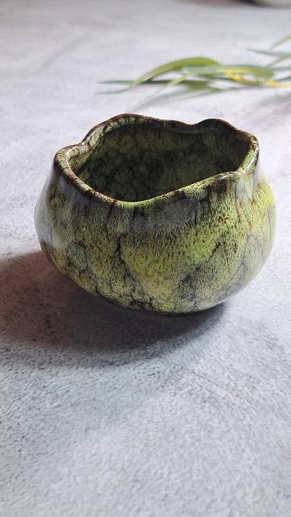 An authentic, hand-crafted ceramic matcha tea bowl, made for the true matcha lover who wants to recreate a traditional matcha ceremony.  Material: Ceramic, Porcelain, heat resistant Color: Blue brown. Volume: 160 ml