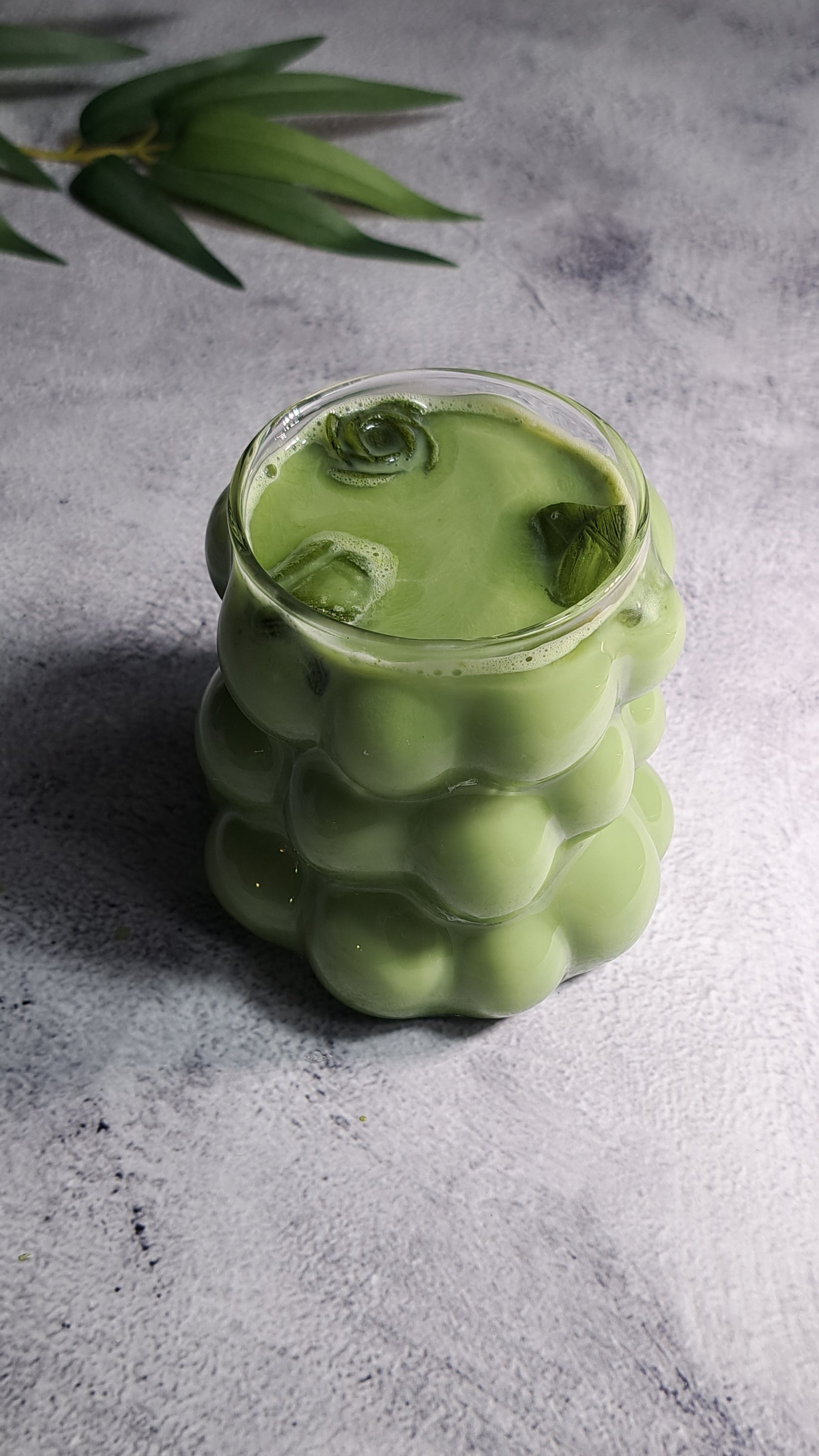 Grape-shaped Matcha Tea Glass Cup - 350ml. Perfect for birthdays, housewarming gifts, tea sets, graduations, weddings, bachelorette parties and Christmas gifts.