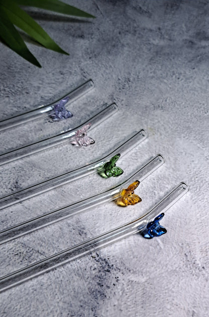 These colorful glass straws bring a unique and charming touch to any drink. Durable and reusable, they are made with high-quality glass. 